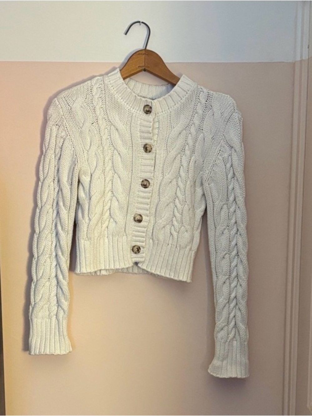 Abercrombie & Fitch Cable Knit Cardigan - Small